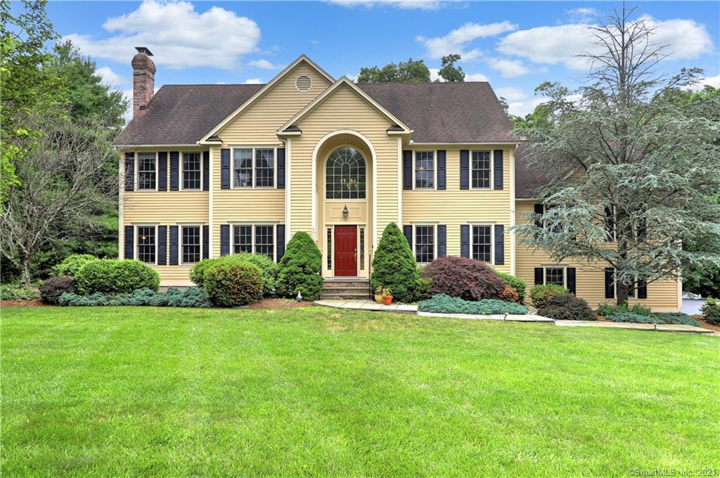12 Vail Court Trumbull CT 06611