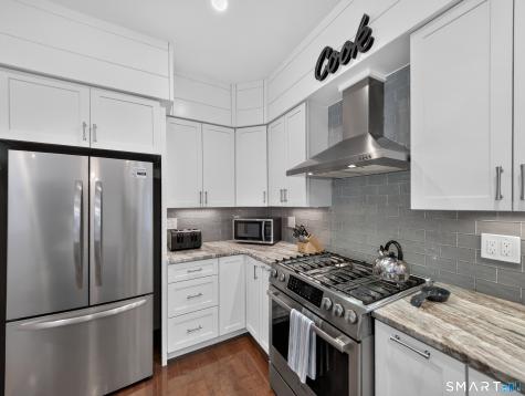 10 Meadowbrook Lane Stonington CT 06355