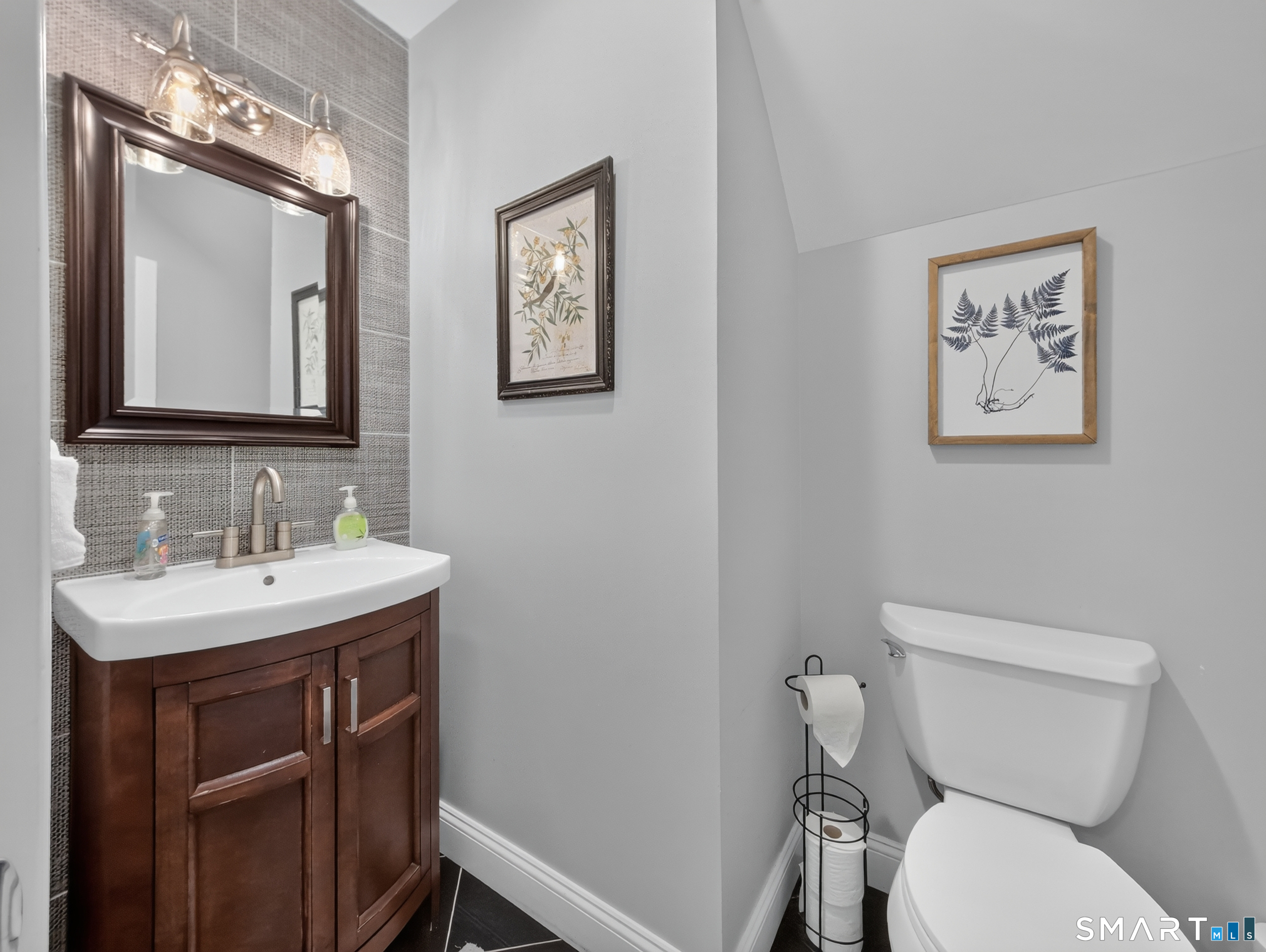 10 Meadowbrook Lane Stonington CT 06355
