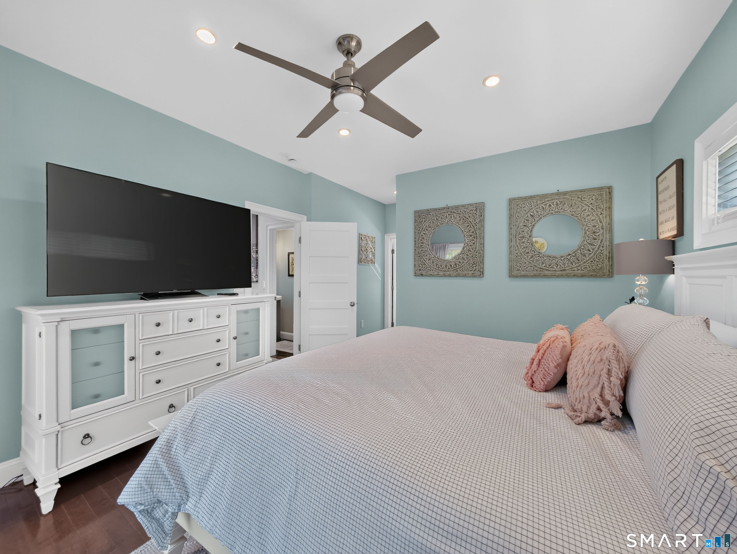 10 Meadowbrook Lane Stonington CT 06355