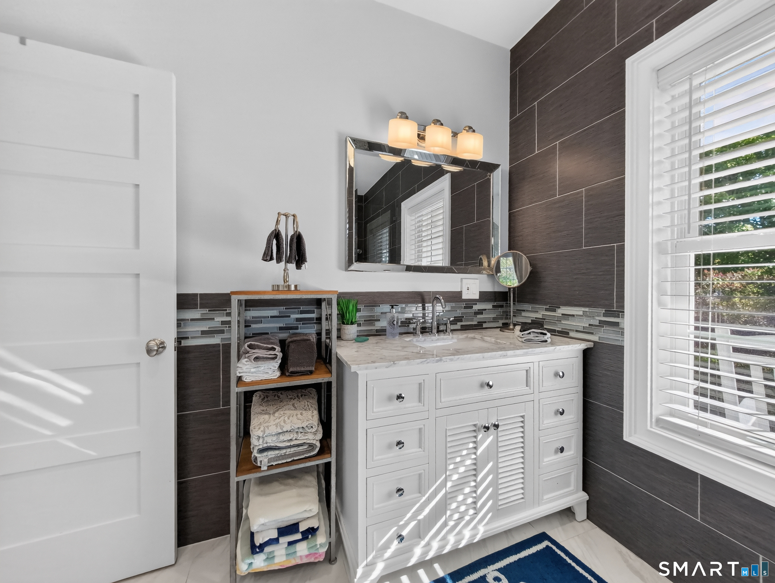 10 Meadowbrook Lane Stonington CT 06355