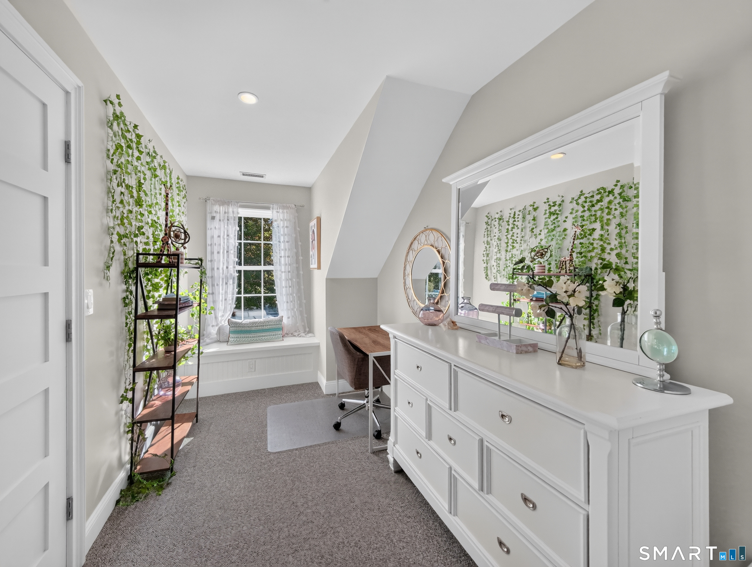 10 Meadowbrook Lane Stonington CT 06355