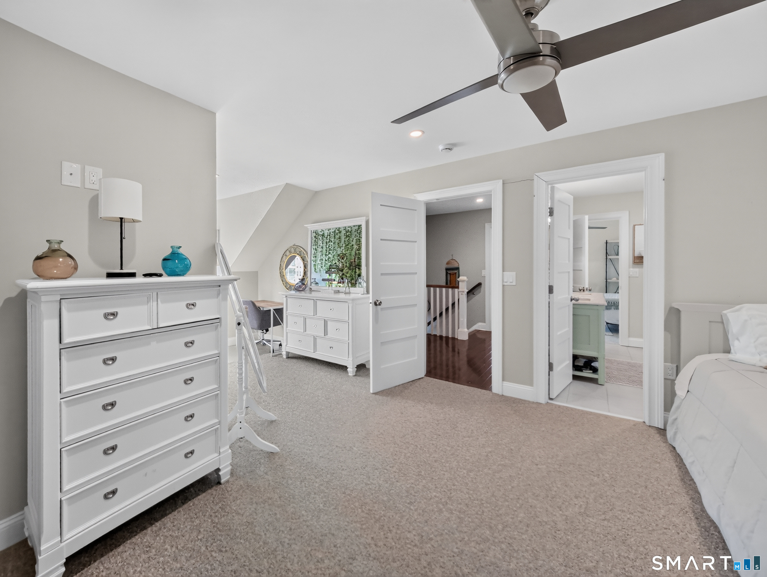 10 Meadowbrook Lane Stonington CT 06355