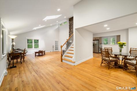 17 Bradley Lane Newtown CT 06482