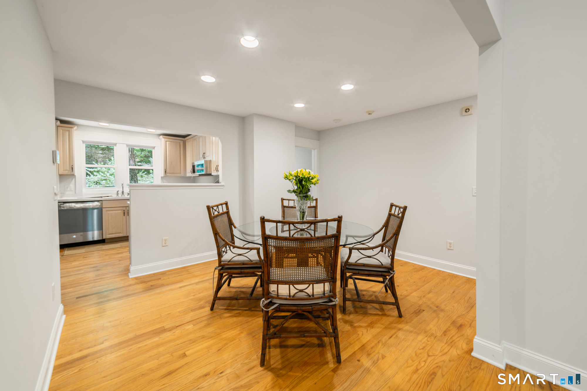 17 Bradley Lane Newtown CT 06482