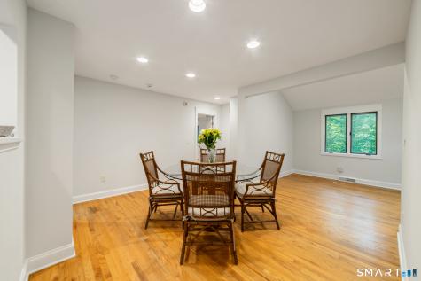 17 Bradley Lane Newtown CT 06482
