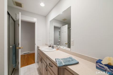 17 Bradley Lane Newtown CT 06482