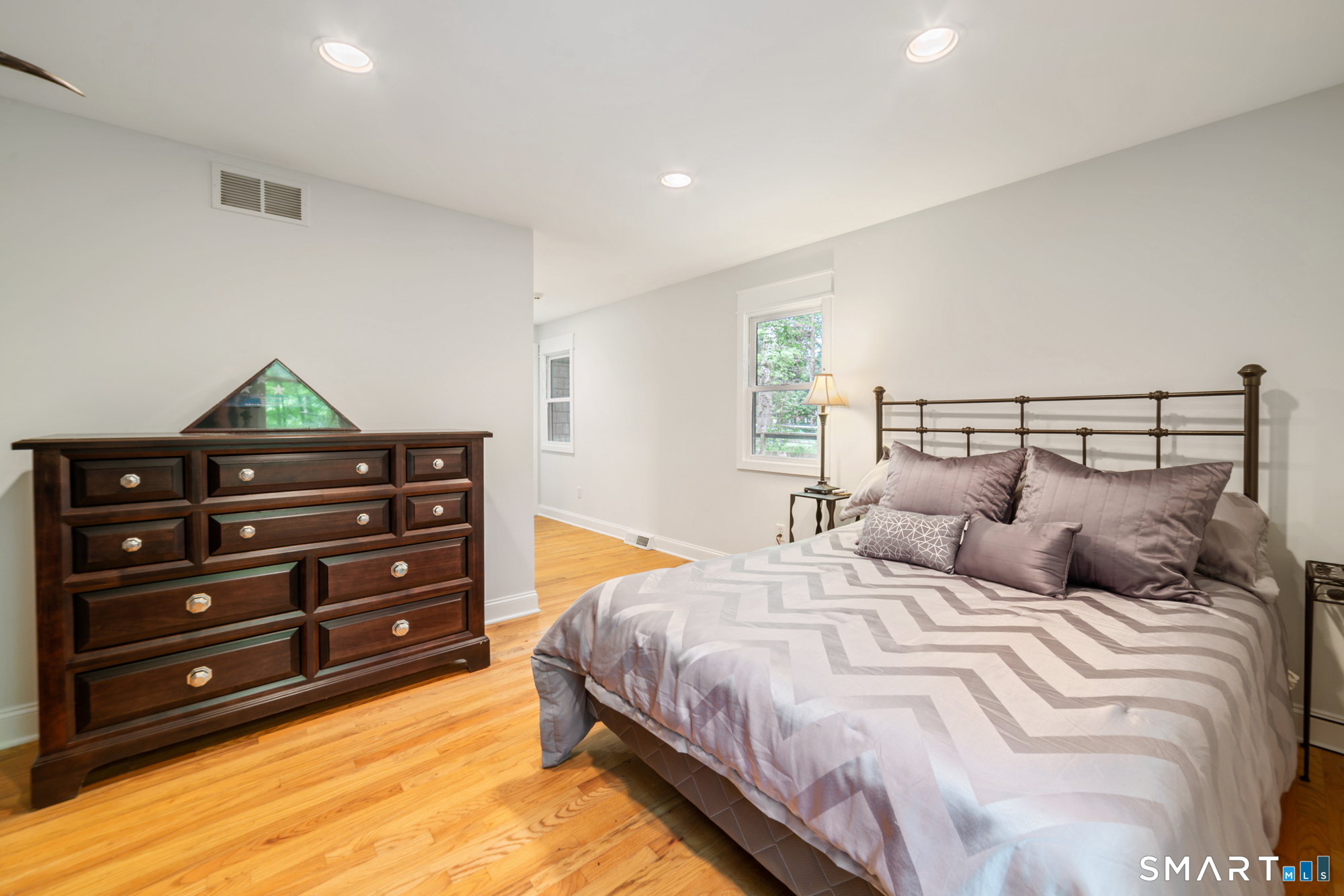 17 Bradley Lane Newtown CT 06482