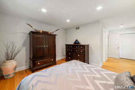 17 Bradley Lane Newtown CT 06482