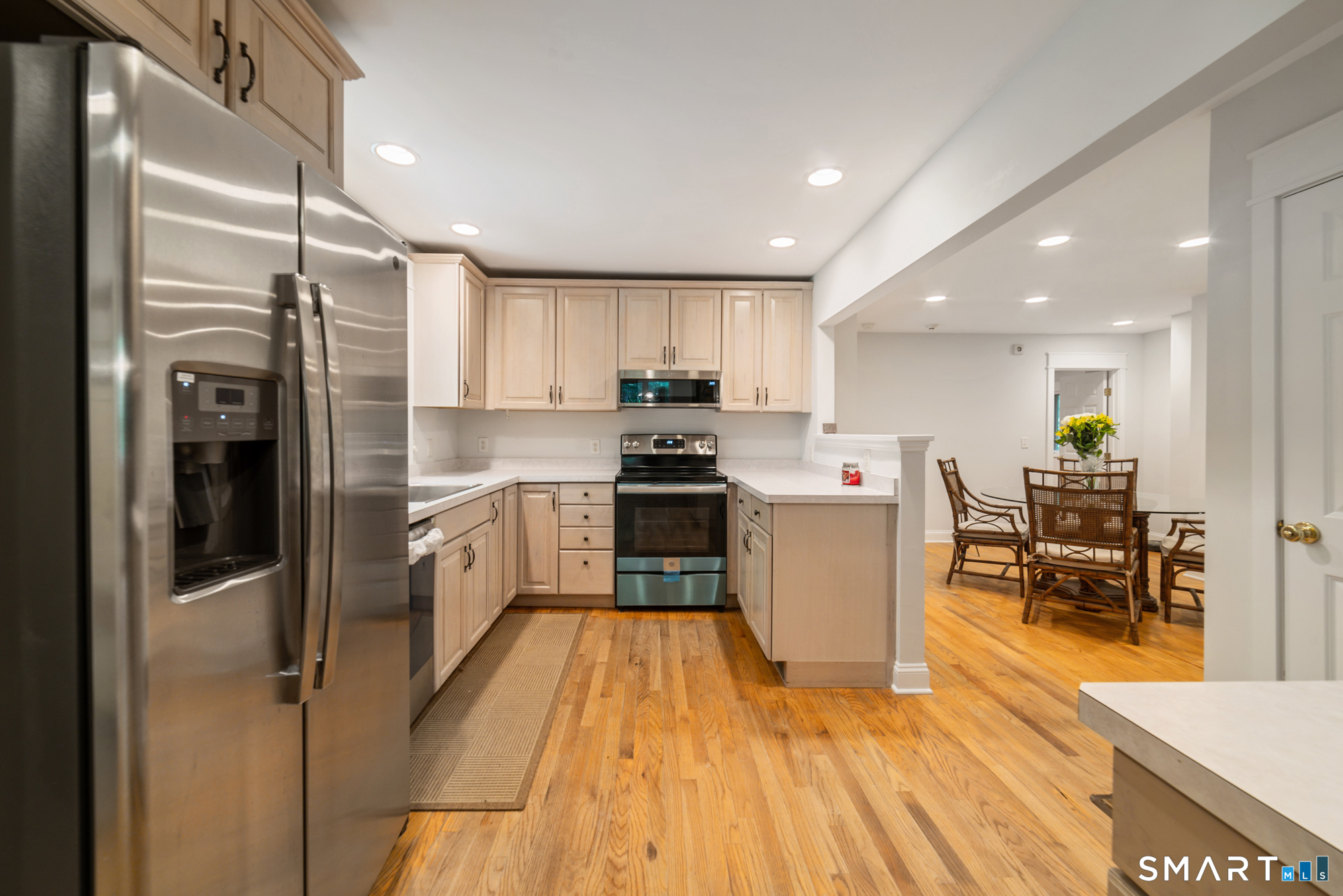 17 Bradley Lane Newtown CT 06482
