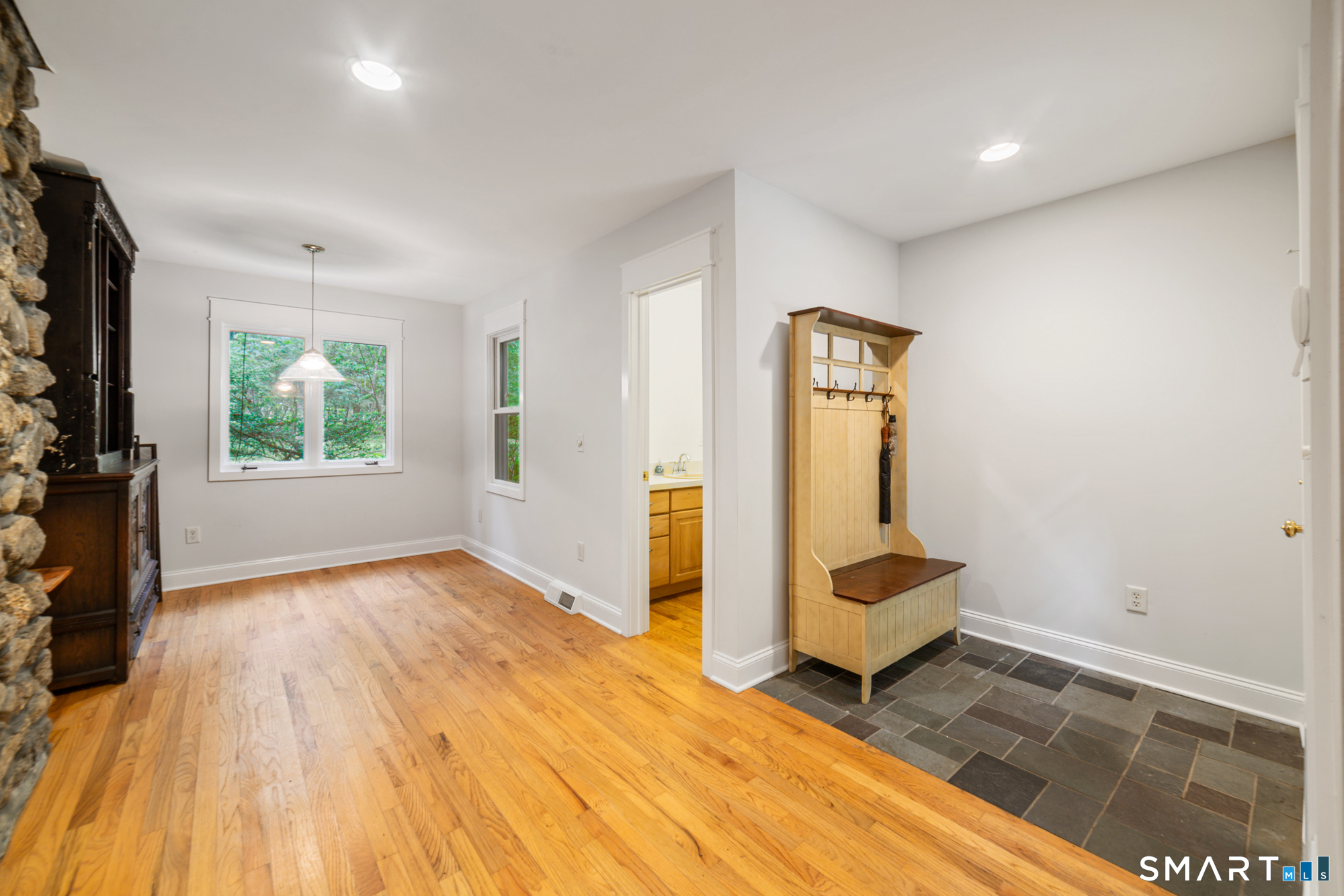 17 Bradley Lane Newtown CT 06482