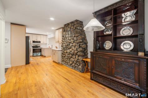 17 Bradley Lane Newtown CT 06482