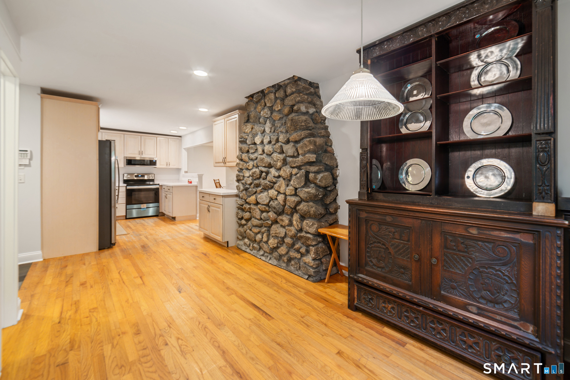 17 Bradley Lane Newtown CT 06482