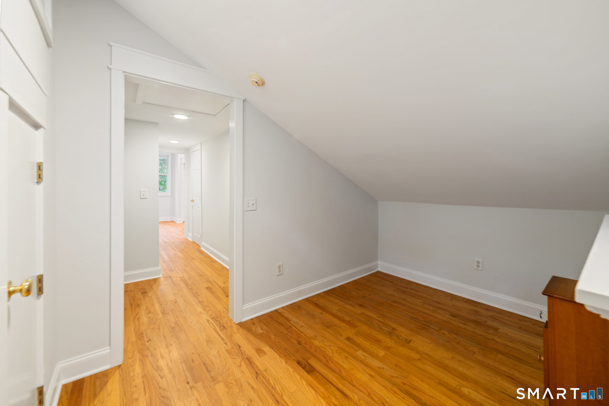 17 Bradley Lane Newtown CT 06482