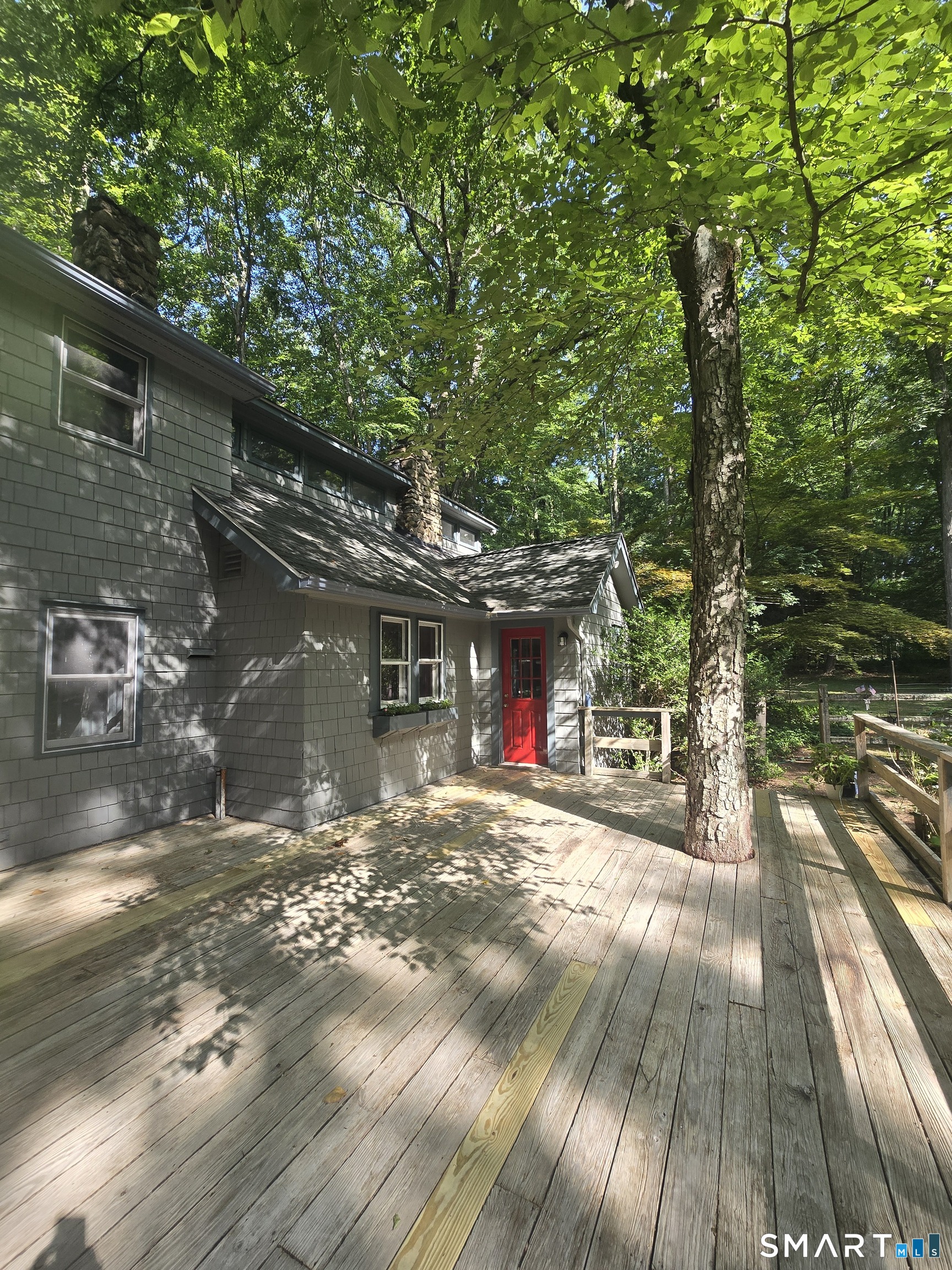 17 Bradley Lane Newtown CT 06482