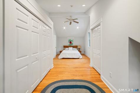 17 Bradley Lane Newtown CT 06482