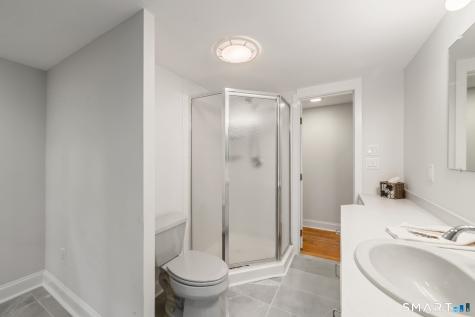17 Bradley Lane Newtown CT 06482