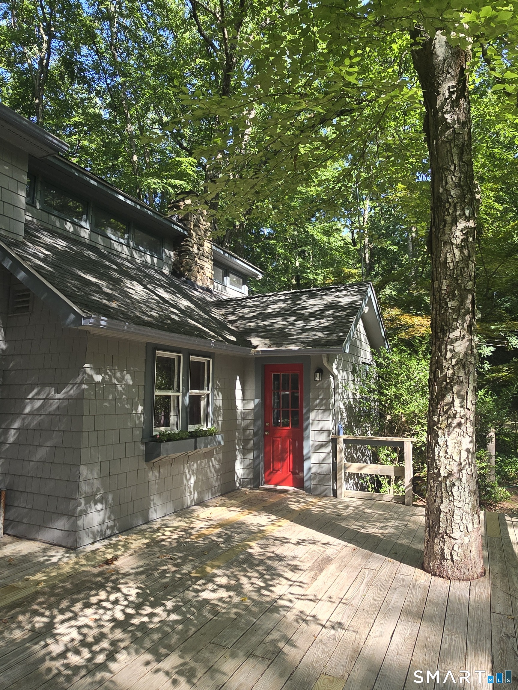 17 Bradley Lane Newtown CT 06482