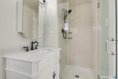 44 Geraldine Circle Trumbull CT 06611
