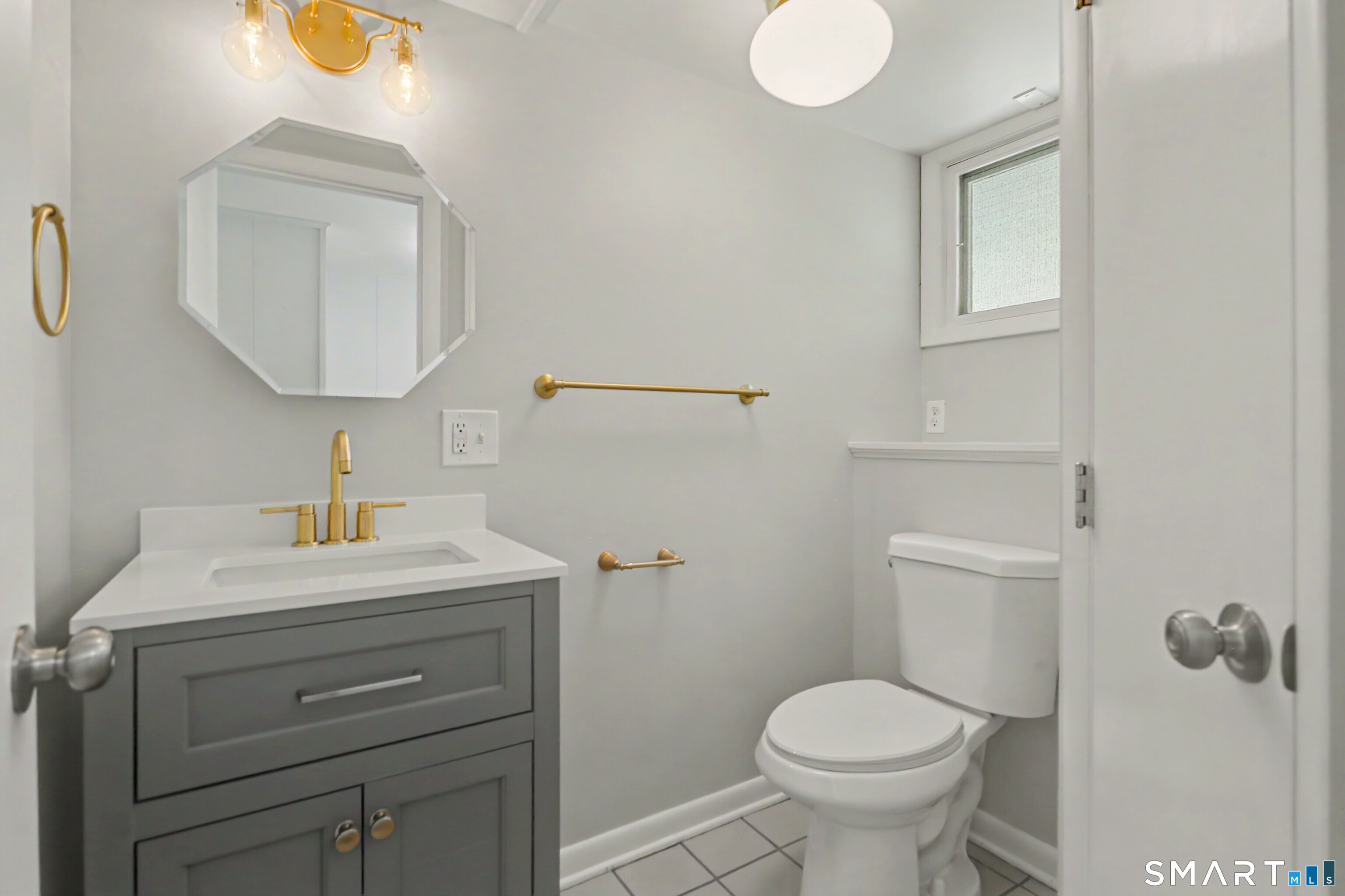 44 Geraldine Circle Trumbull CT 06611