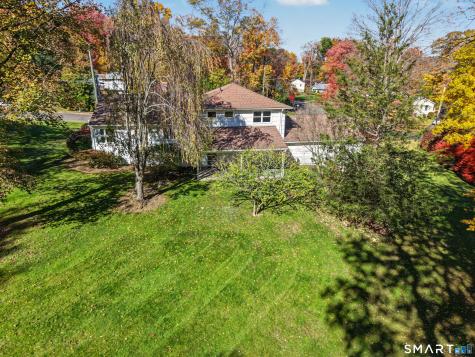 44 Geraldine Circle Trumbull CT 06611