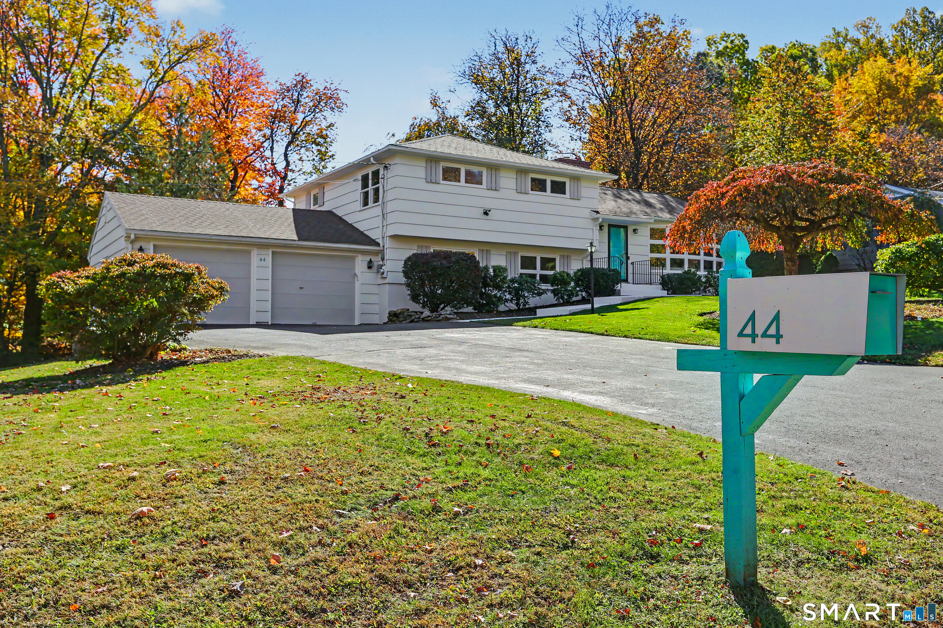44 Geraldine Circle Trumbull CT 06611