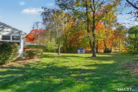 44 Geraldine Circle Trumbull CT 06611