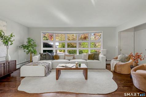 44 Geraldine Circle Trumbull CT 06611