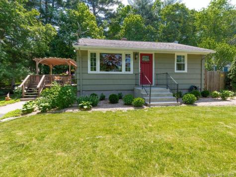 86 East Shore Boulevard Burlington CT 06013