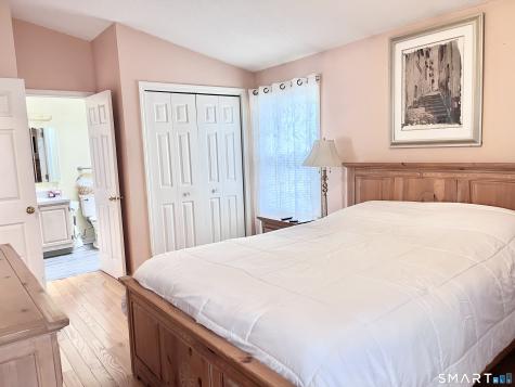 9 Brittany Lane Naugatuck CT 06770