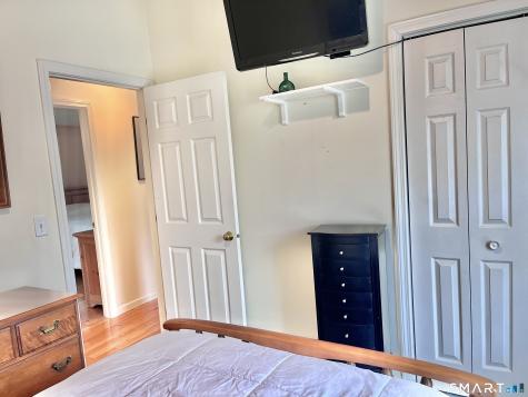 9 Brittany Lane Naugatuck CT 06770