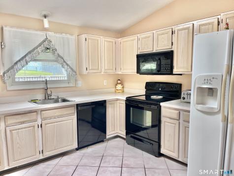 9 Brittany Lane Naugatuck CT 06770