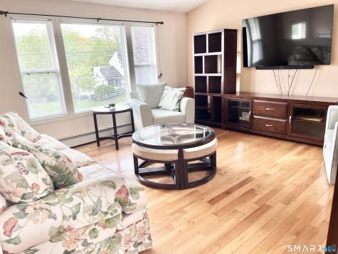 9 Brittany Lane Naugatuck CT 06770