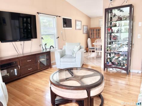 9 Brittany Lane Naugatuck CT 06770