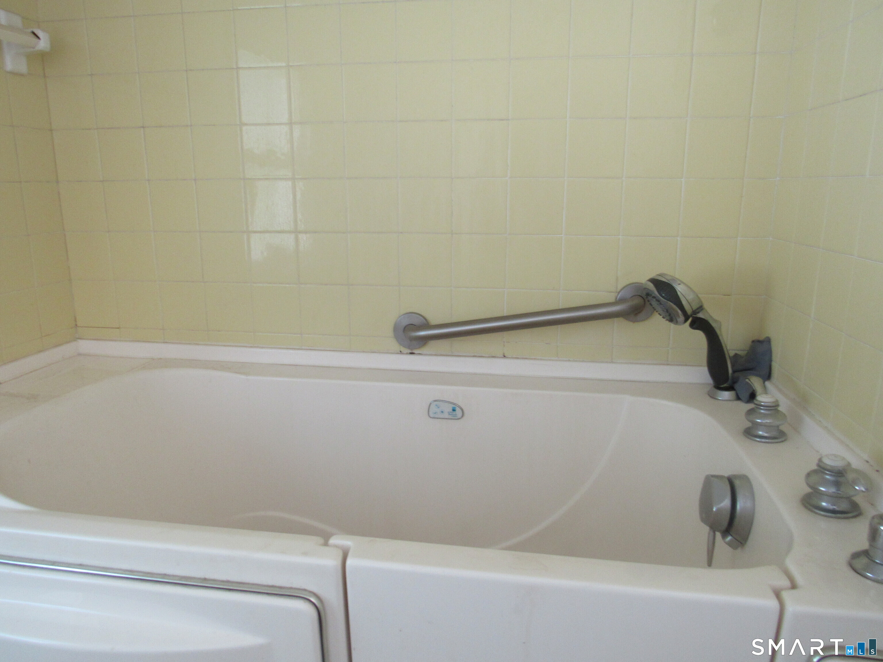 33 Hillcrest Avenue West Haven CT 06516