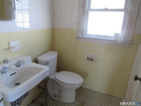 33 Hillcrest Avenue West Haven CT 06516
