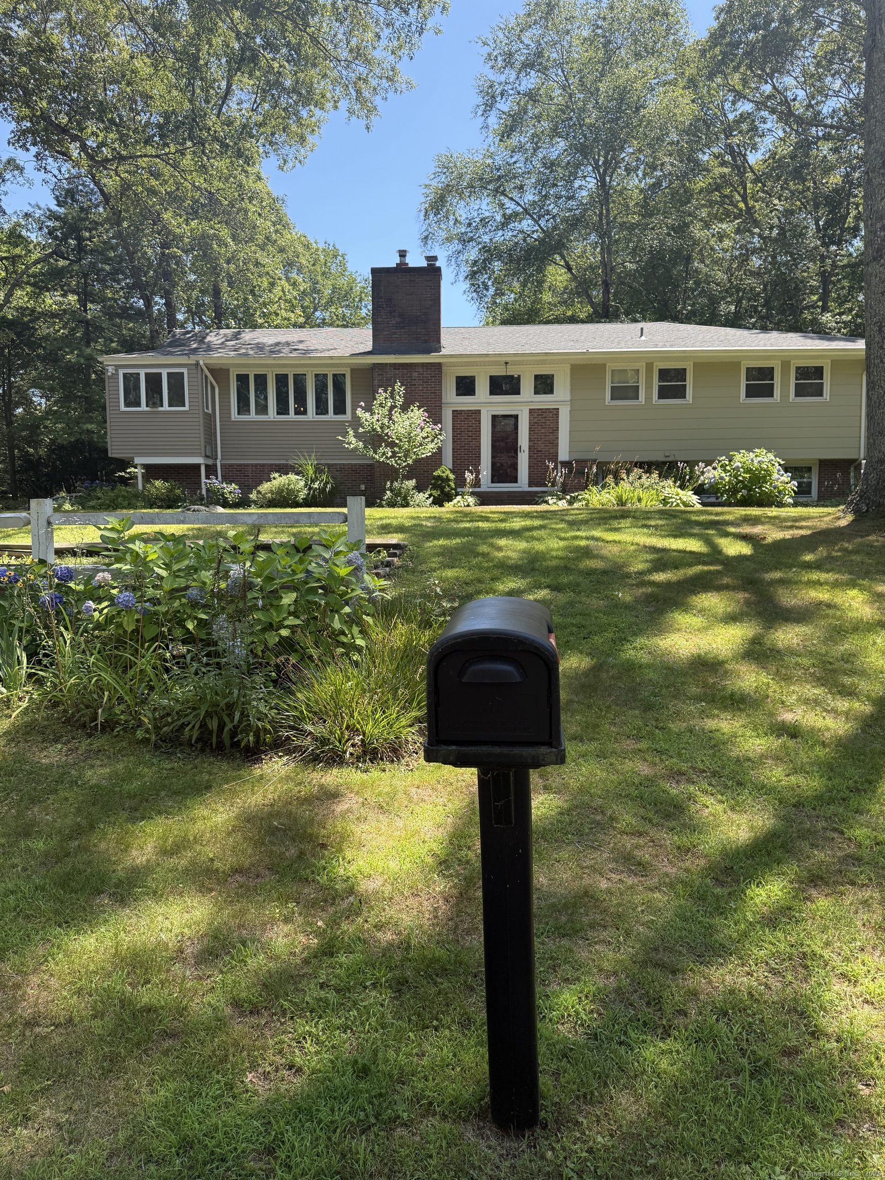 10 South Ledge Rock Road East Lyme CT 06357