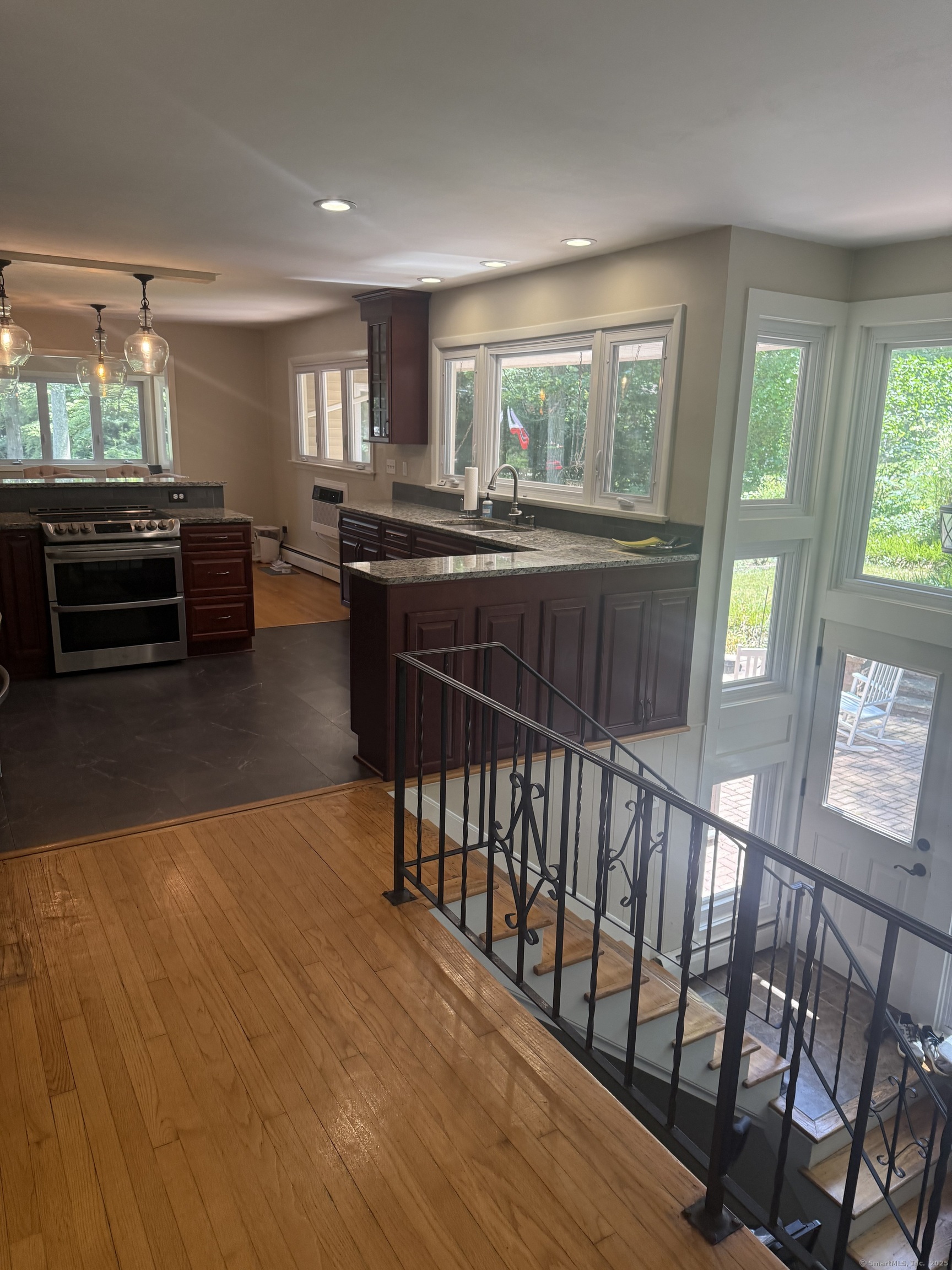 10 South Ledge Rock Road East Lyme CT 06357