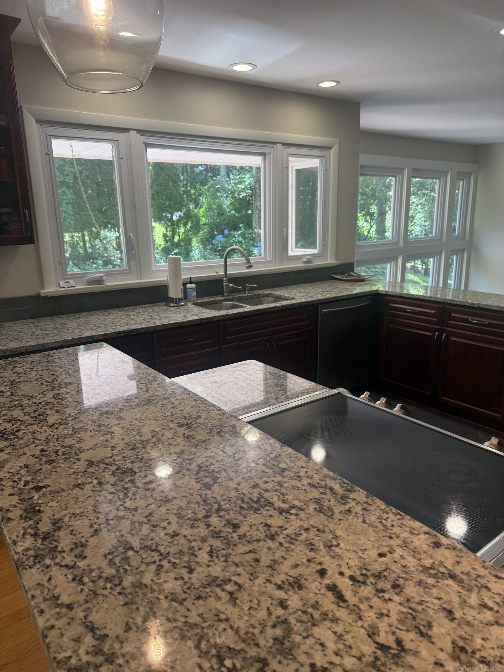 10 South Ledge Rock Road East Lyme CT 06357