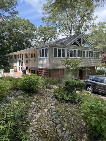 10 South Ledge Rock Road East Lyme CT 06357