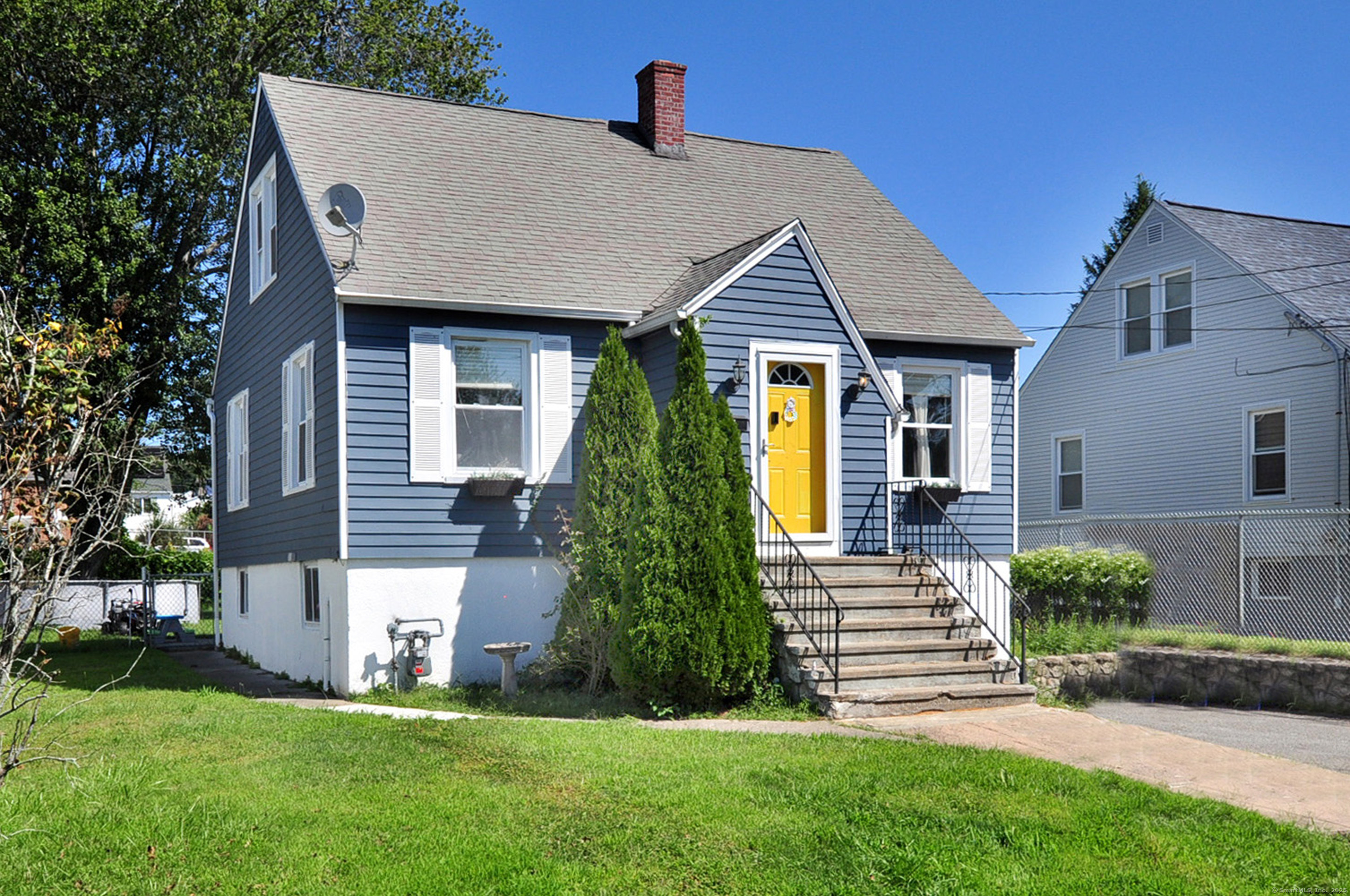 27 White Rose Avenue Waterbury CT 06708