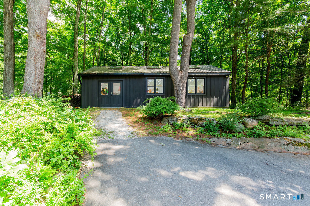 15 Brinsmade Lane Sherman CT 06784