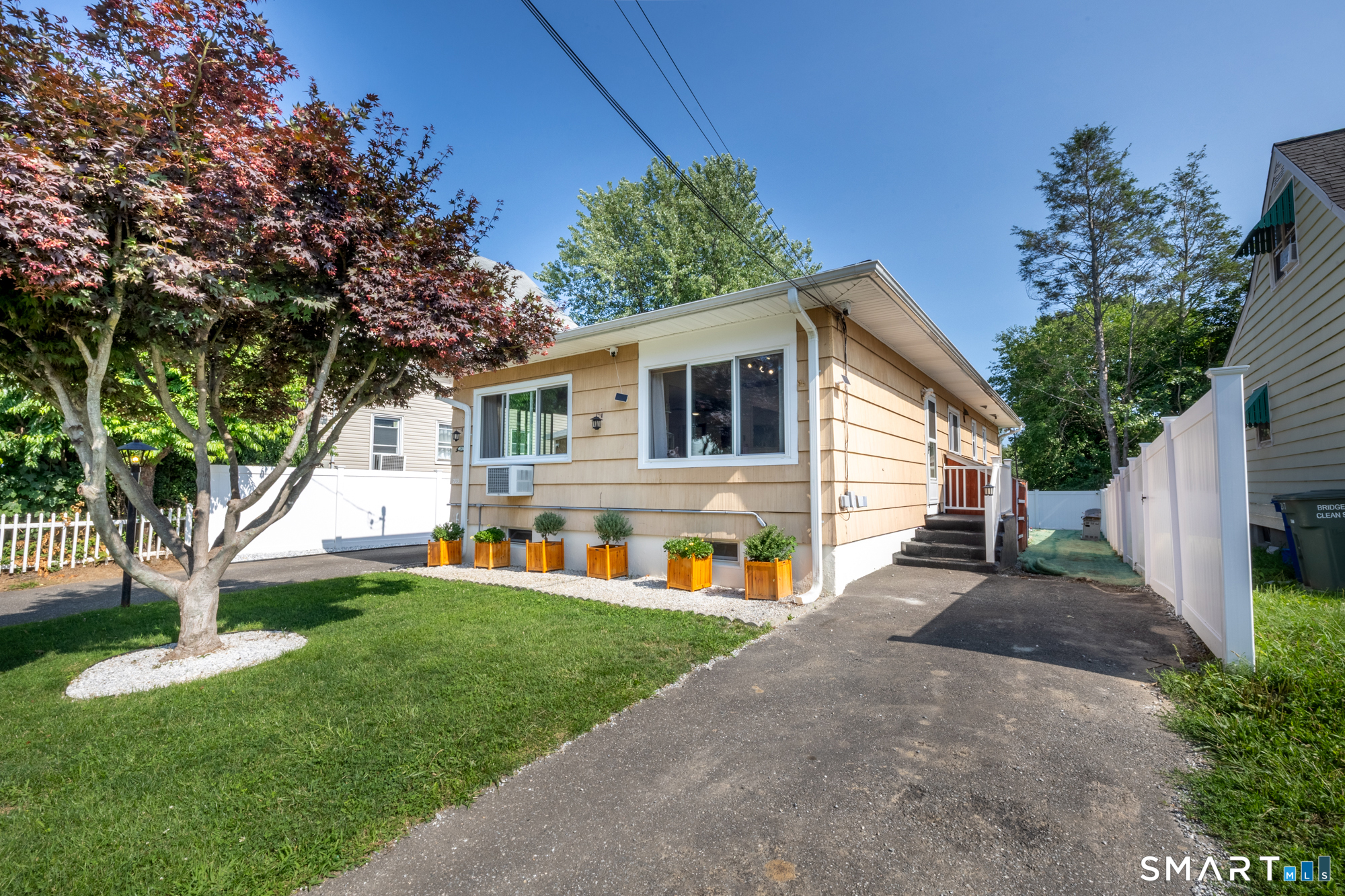 203 Robin Street Bridgeport CT 06606