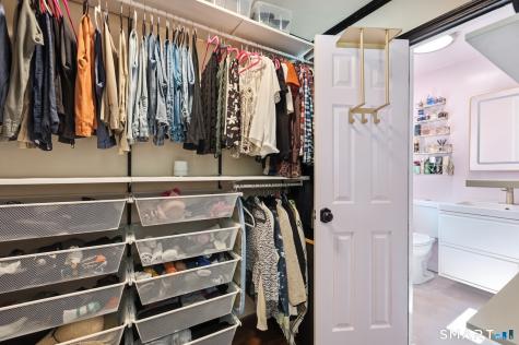 203 Robin Street Bridgeport CT 06606