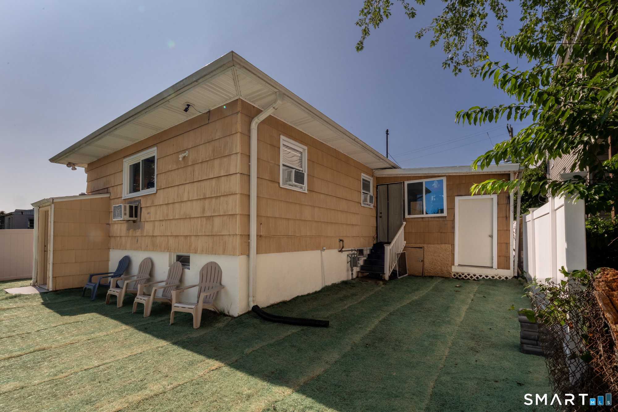 203 Robin Street Bridgeport CT 06606