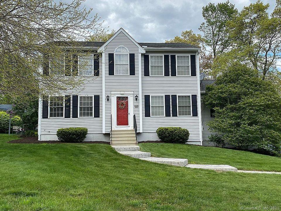 37 Stephen Court Prospect CT 06712