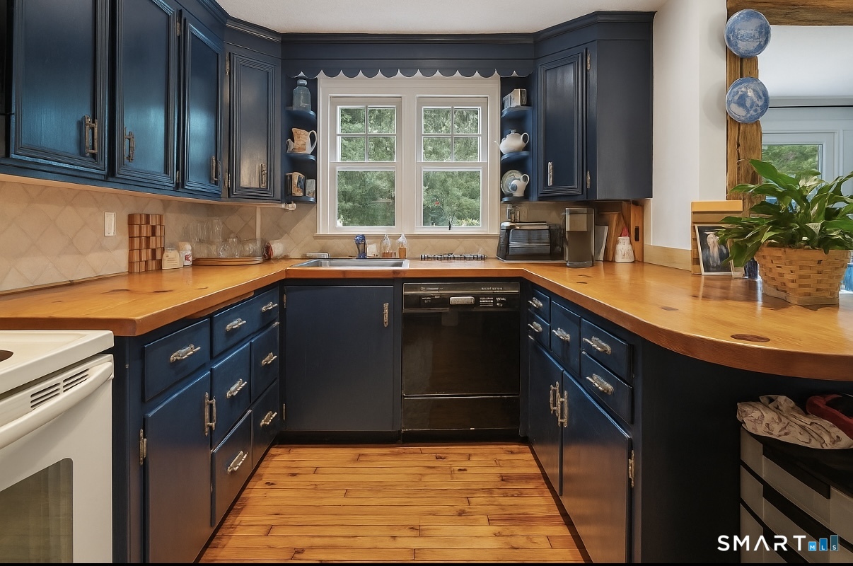 46 Dyer Avenue Canton CT 06019