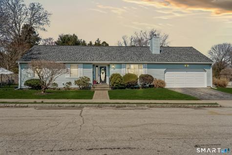 5 Penny Lane New London CT 06320