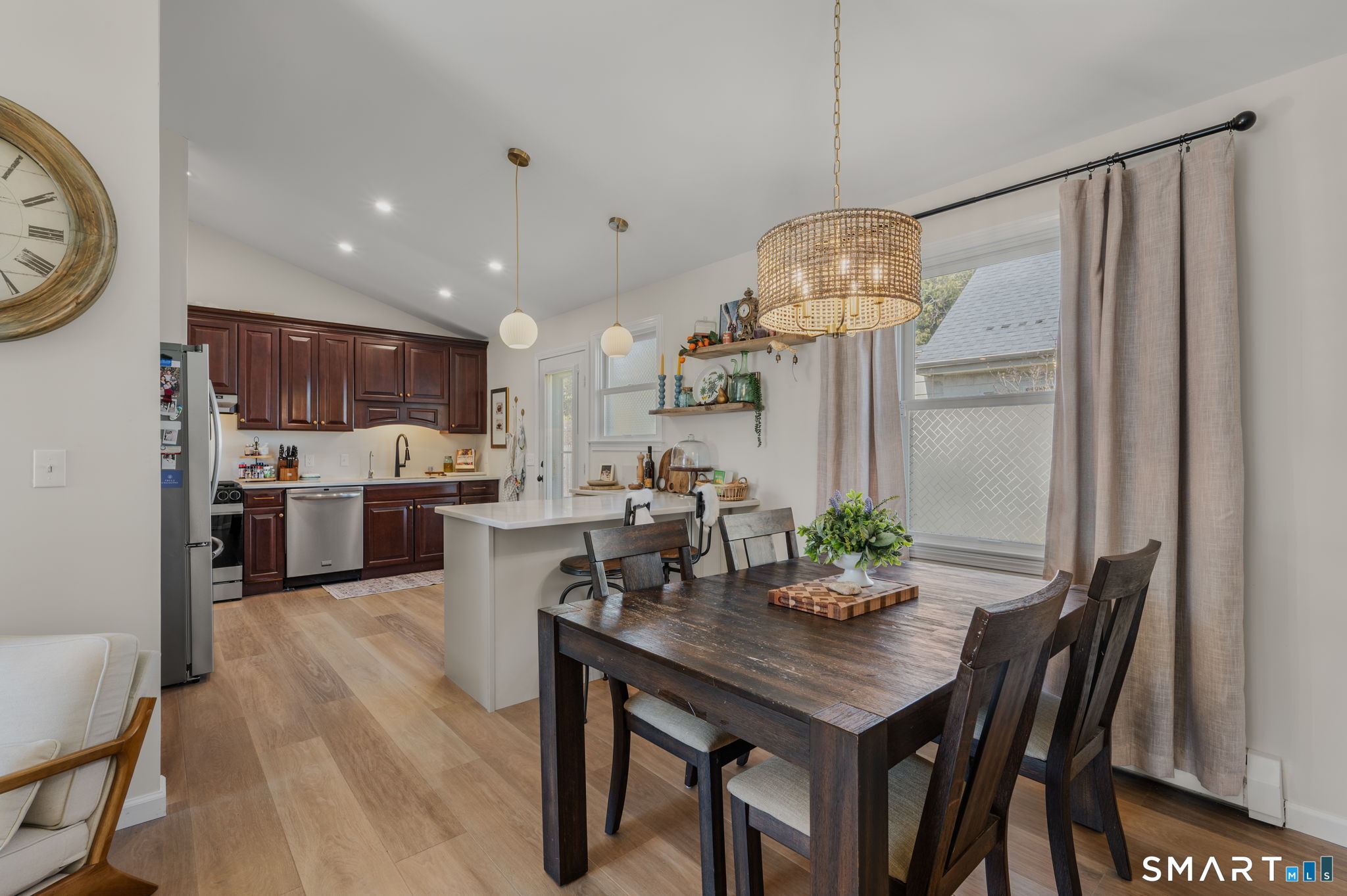 5 Penny Lane New London CT 06320