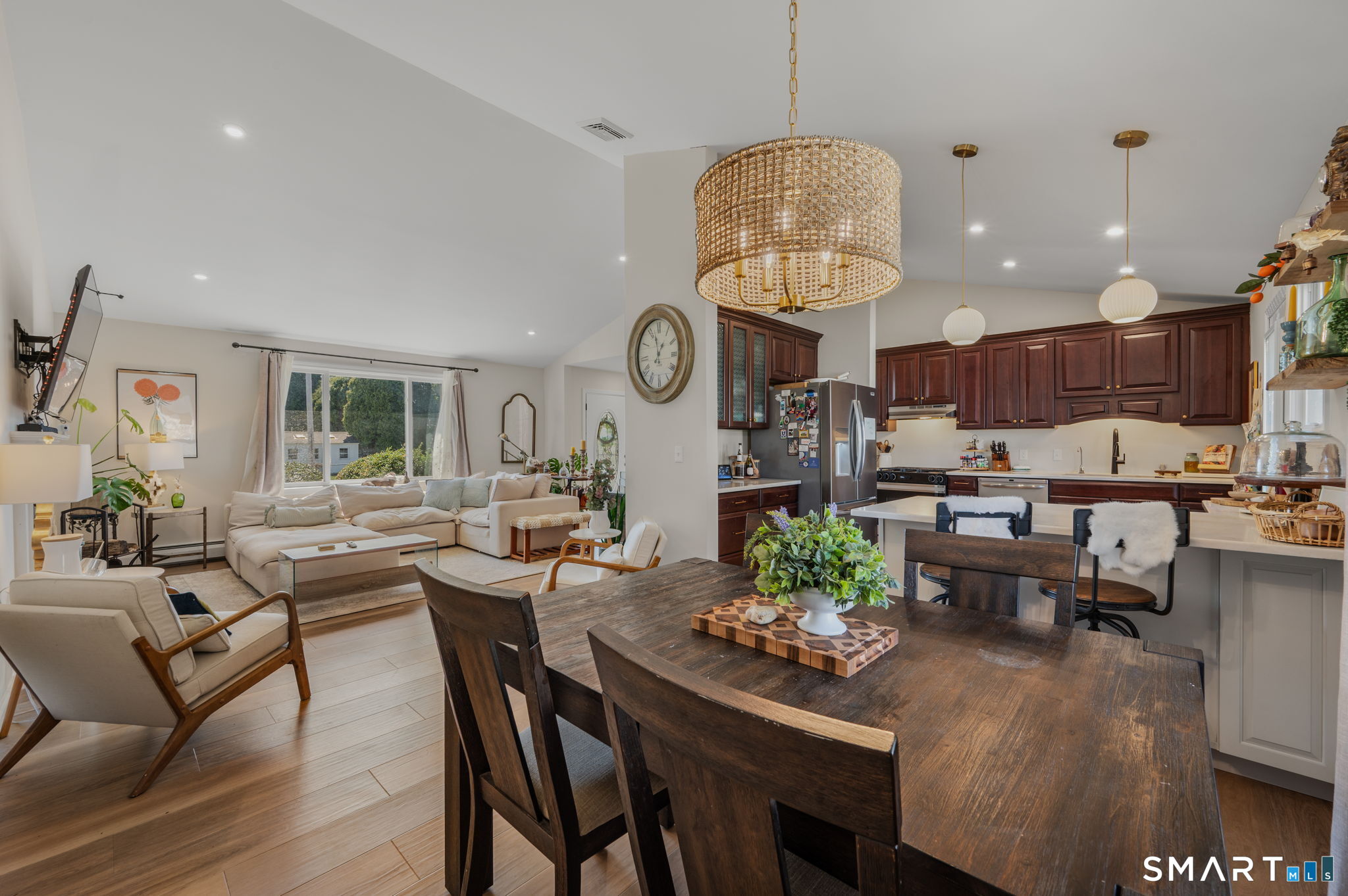 5 Penny Lane New London CT 06320